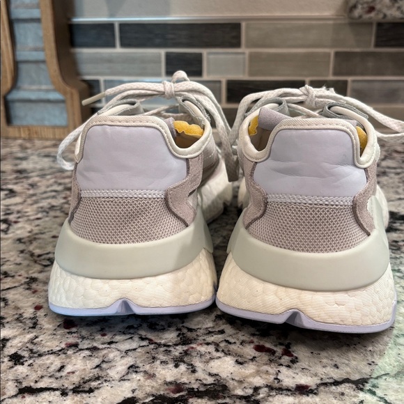 Women Adidas Nite Joggers size 8.5 women’s - Picture 3 of 6